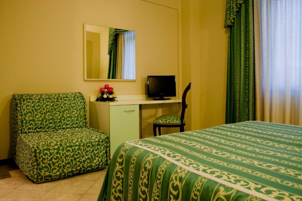 Hotel Michelangelo Реццато Екстер'єр фото