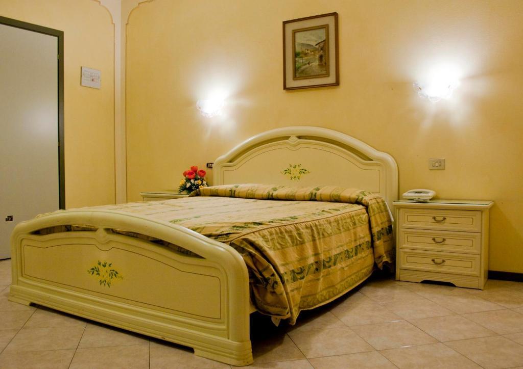 Hotel Michelangelo Реццато Екстер'єр фото