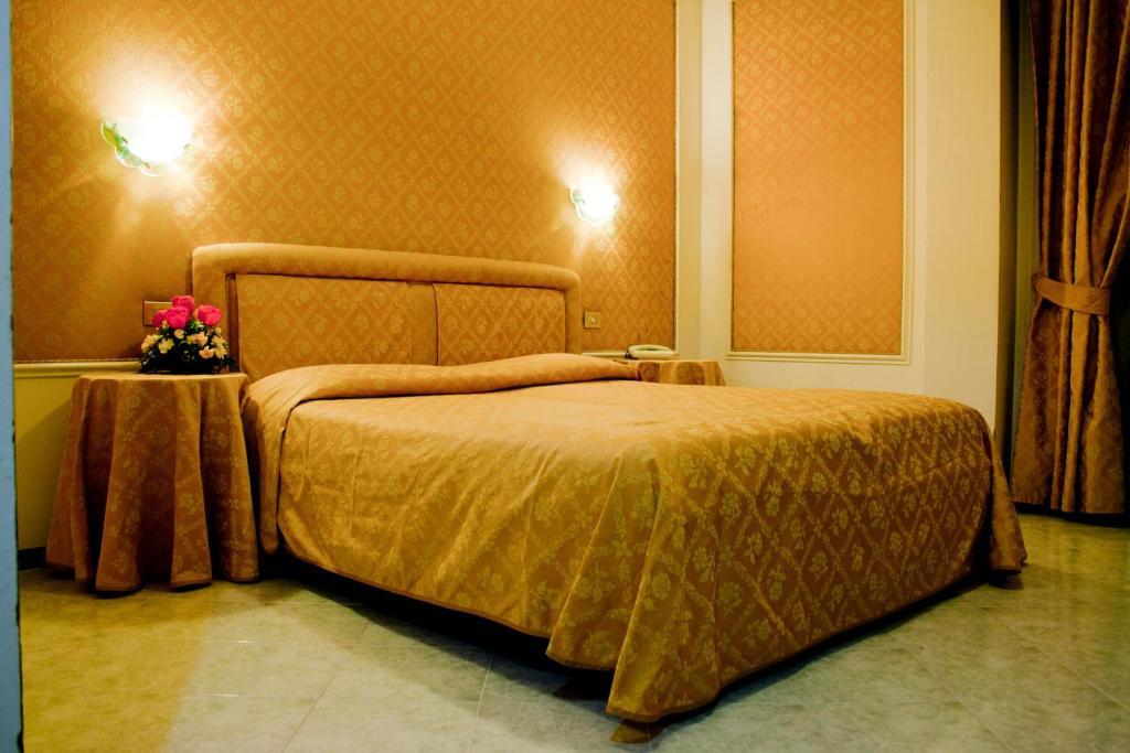 Hotel Michelangelo Реццато Екстер'єр фото