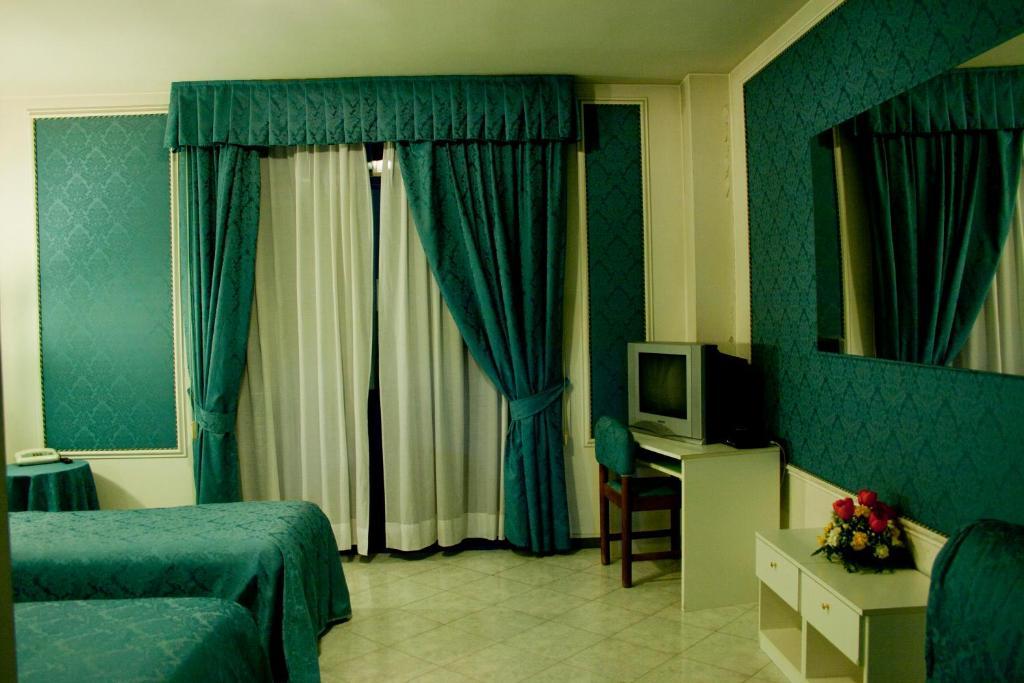 Hotel Michelangelo Реццато Екстер'єр фото