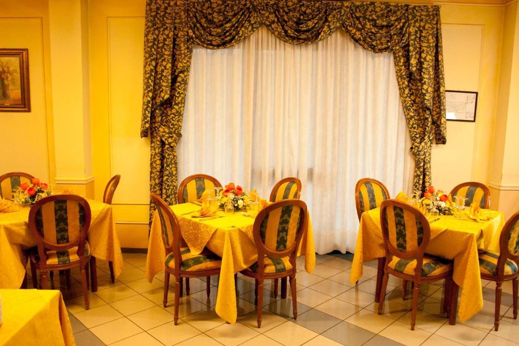 Hotel Michelangelo Реццато Екстер'єр фото