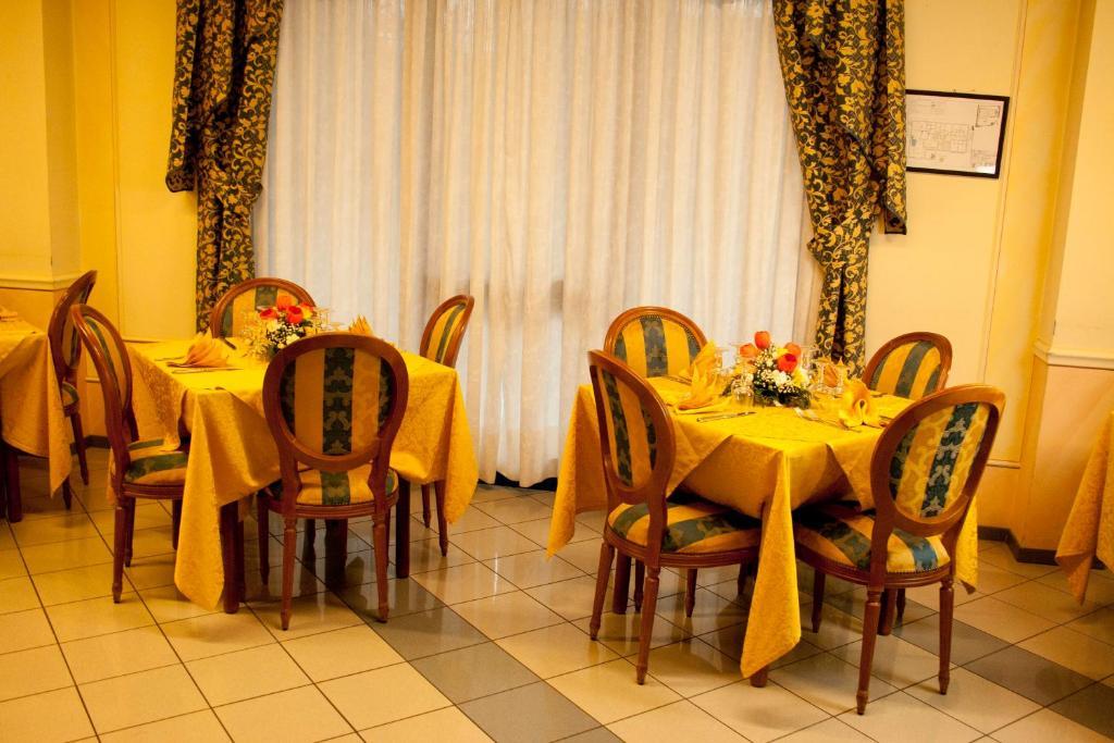 Hotel Michelangelo Реццато Екстер'єр фото