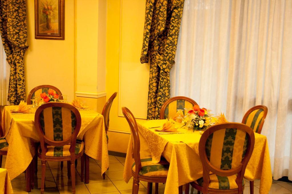 Hotel Michelangelo Реццато Екстер'єр фото